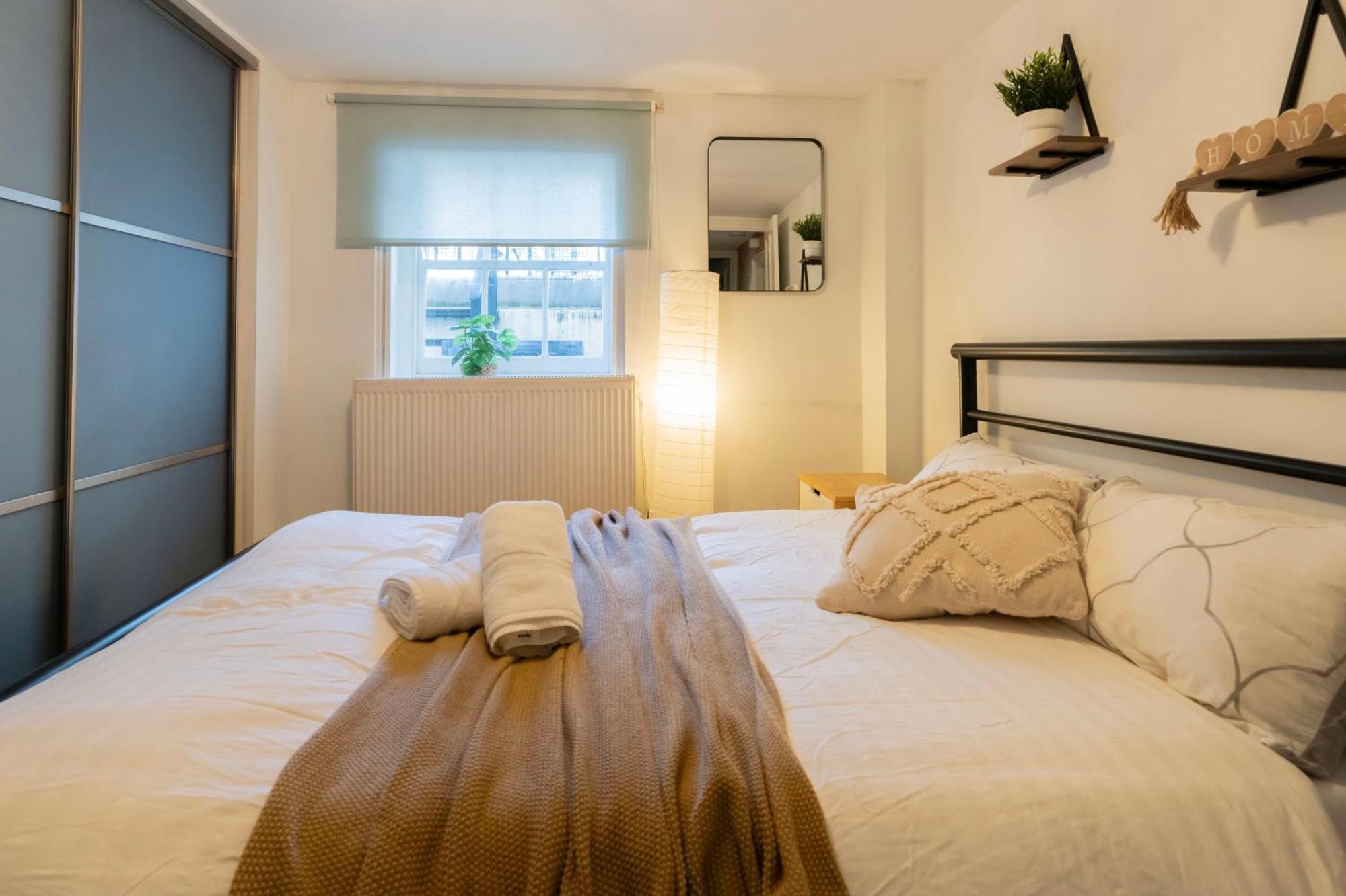 Апартаменты Gorgeous 2Bed House In New Road Лондон Экстерьер фото